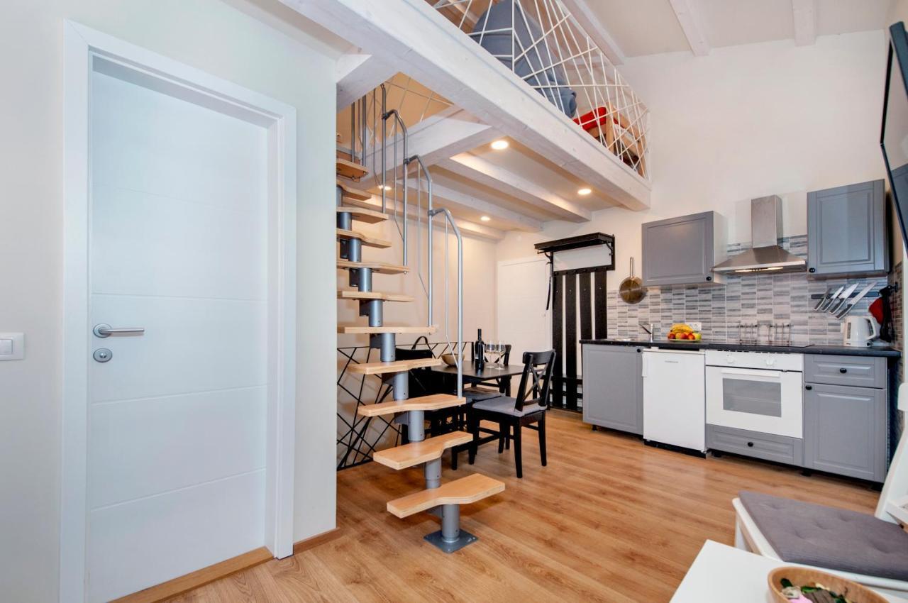 Apartman Carera 42 *