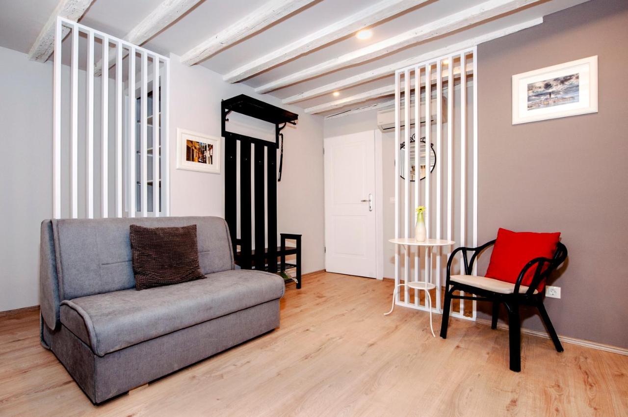 Carera 42 Apartman *