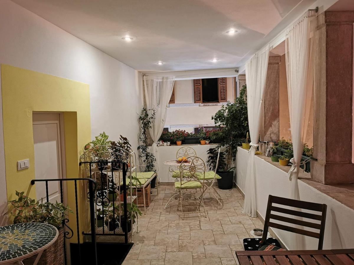 Carera 42 Apartman *